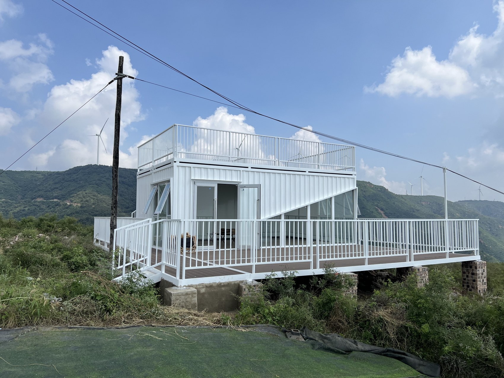 新密伏羲山滑翔伞基地集装箱咖啡店休息室山顶完工全景